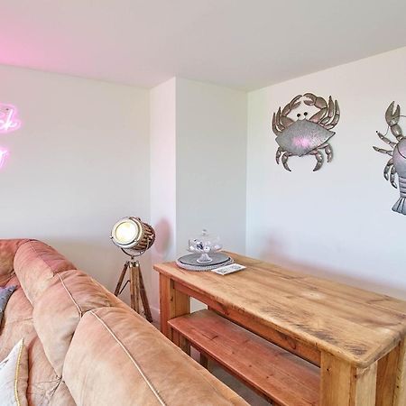 Host & Stay - The Cinder Track Hideaway Уитби Екстериор снимка